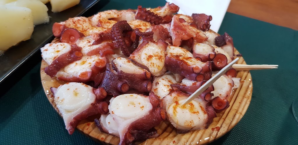 Cerveceria Don Pepe Pub — Comida y bebida