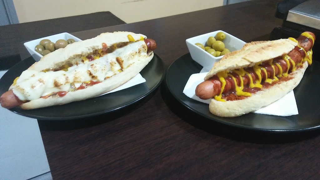 Kris And Jenn Bar — Comida y bebida
