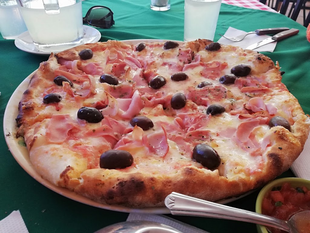 Comida y bebida