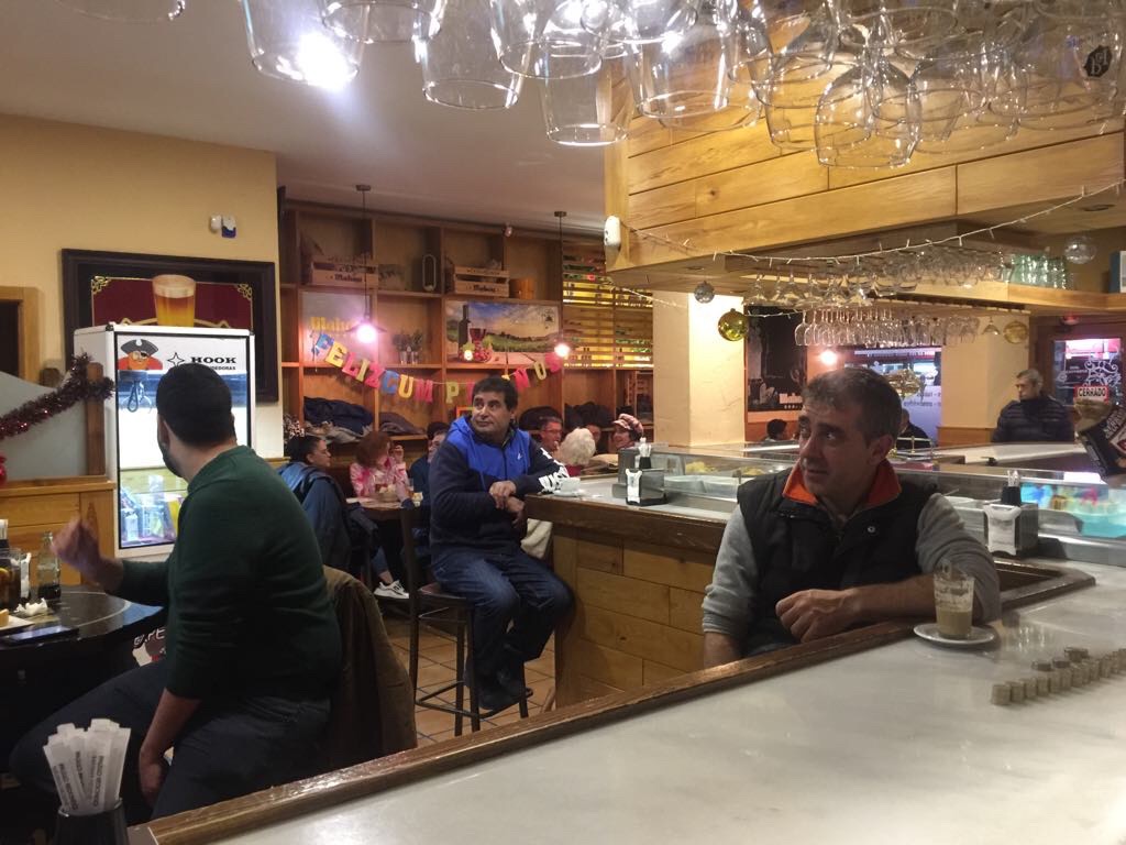 CARTAYA GRILL & TAPAS — Ambiente