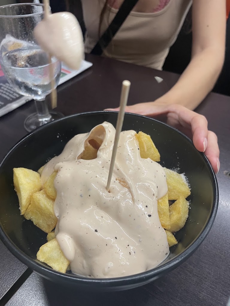 Frankfurt Nou Bar — Patatas bravas