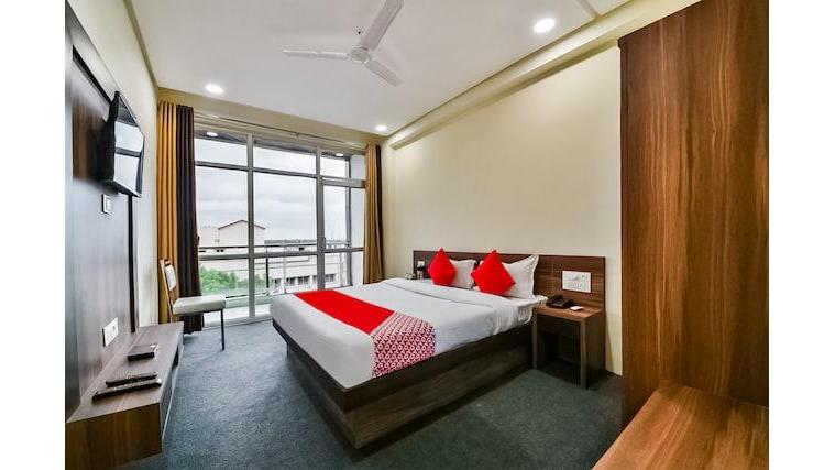 Oyo 47895 Hotel City Palace