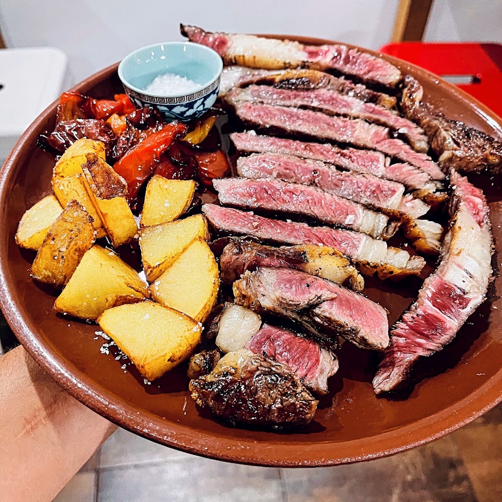 Braseria El Quico — Comida y bebida