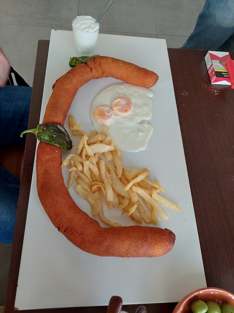 Cafeteria Kiko Y Sonia — Comida y bebida