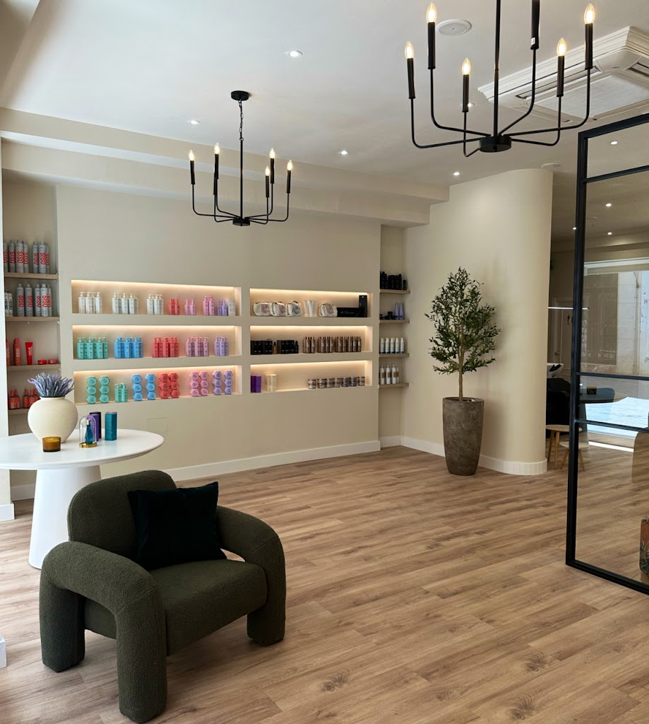 Algo pasa con Fran Salon