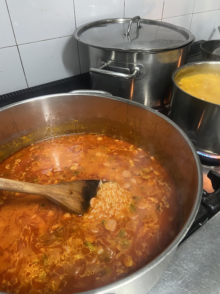 Taperia Rocio (la andaluza) — Comida y bebida