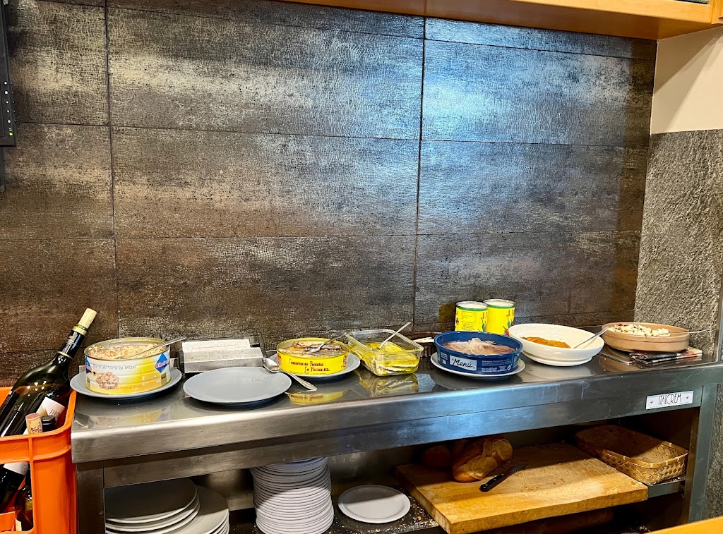 La Bodeguilla — Comida y bebida