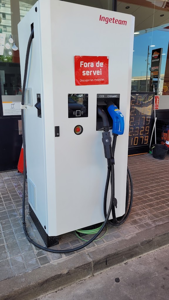 Estacion de Servicio Repsol — Surtidor de combustible