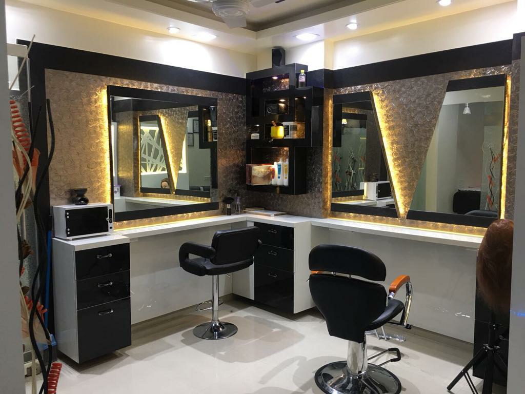 The Makeover Place Unisex Salon