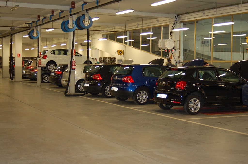 Yanez Santiago de Compostela - Concesionario Oficial Volkswagen — Interior