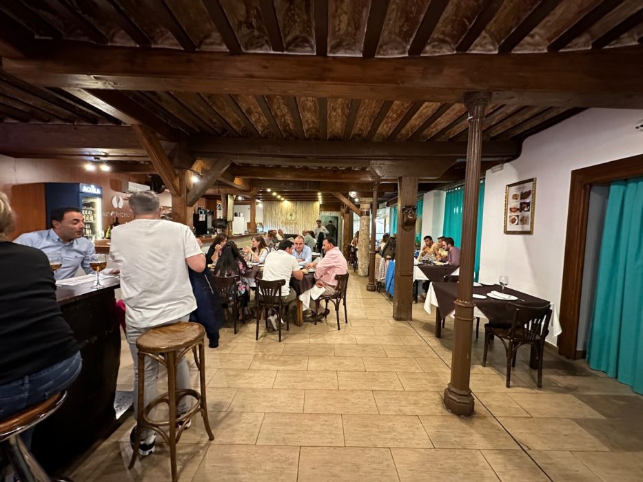 Restaurante San Antonio Valdepenas — Ambiente