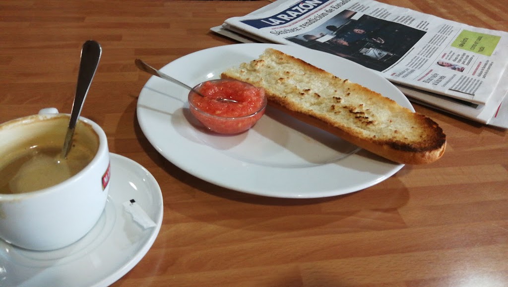 Bar La Vina — Comida y bebida