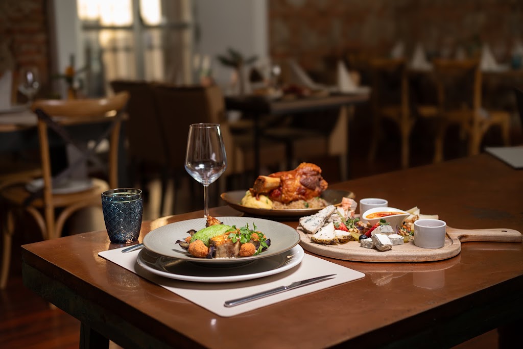Restaurante Santa Ana — Comida y bebida