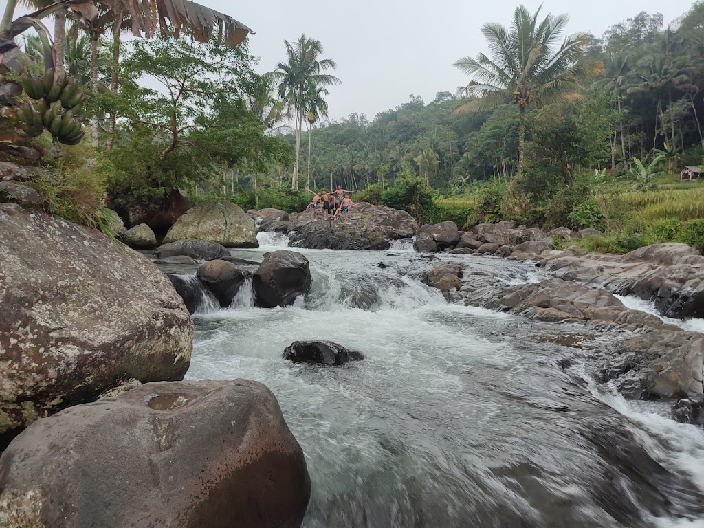 Cadas Ngampar Valley