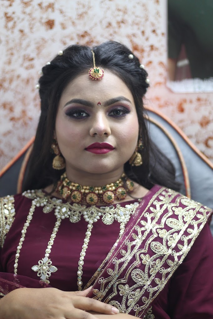 Look Snlock S Beauty Parlour