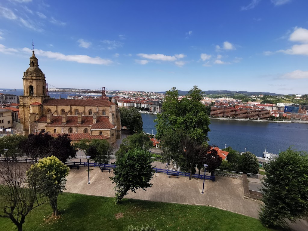 Inmobiliaria Etxegune - !Tu pones tus ilusiones, nosotros las soluciones!