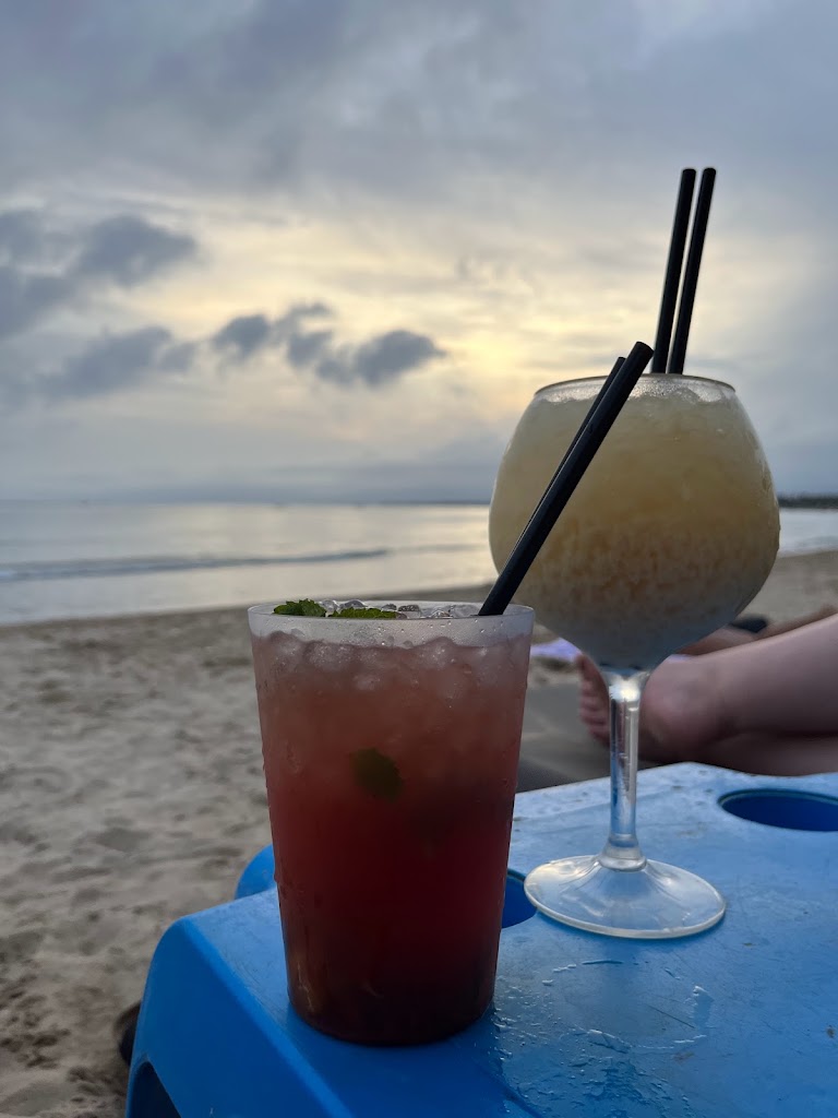 Socu Beach Club — Comida y bebida