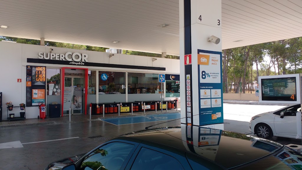 Estacion de Servicio Repsol — Surtidor de combustible