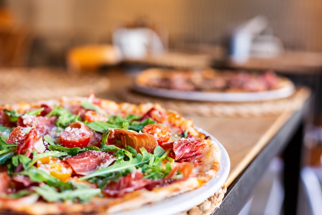 PIZZERIA MASSART - DIVERSIA — Comida y bebida