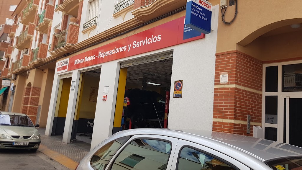 Minana Motors — Exterior