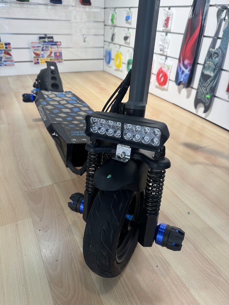 Taller y venta de Patinetes Electricos | EcoLife - Reparar Patinete y personalizacion