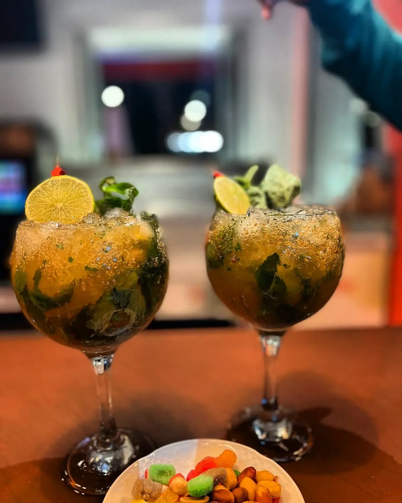 CAFETERIA KORTY — Comida y bebida