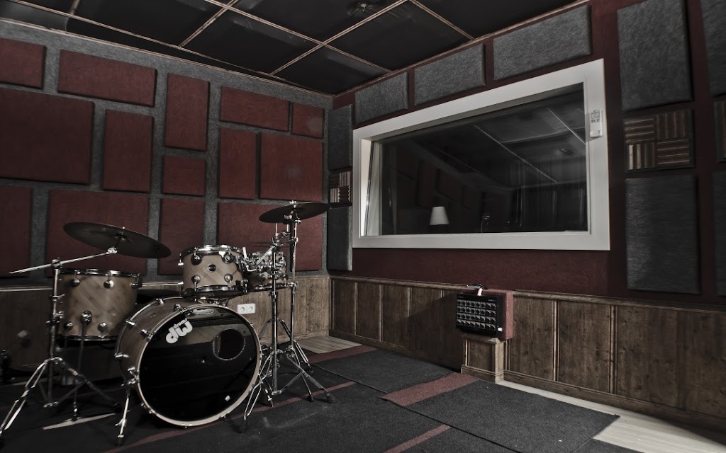 Sonora Majadahonda | Escuela de Musica | Locales de Ensayo | Estudio de Grabacion Estudio de Grabacion — Del propietario