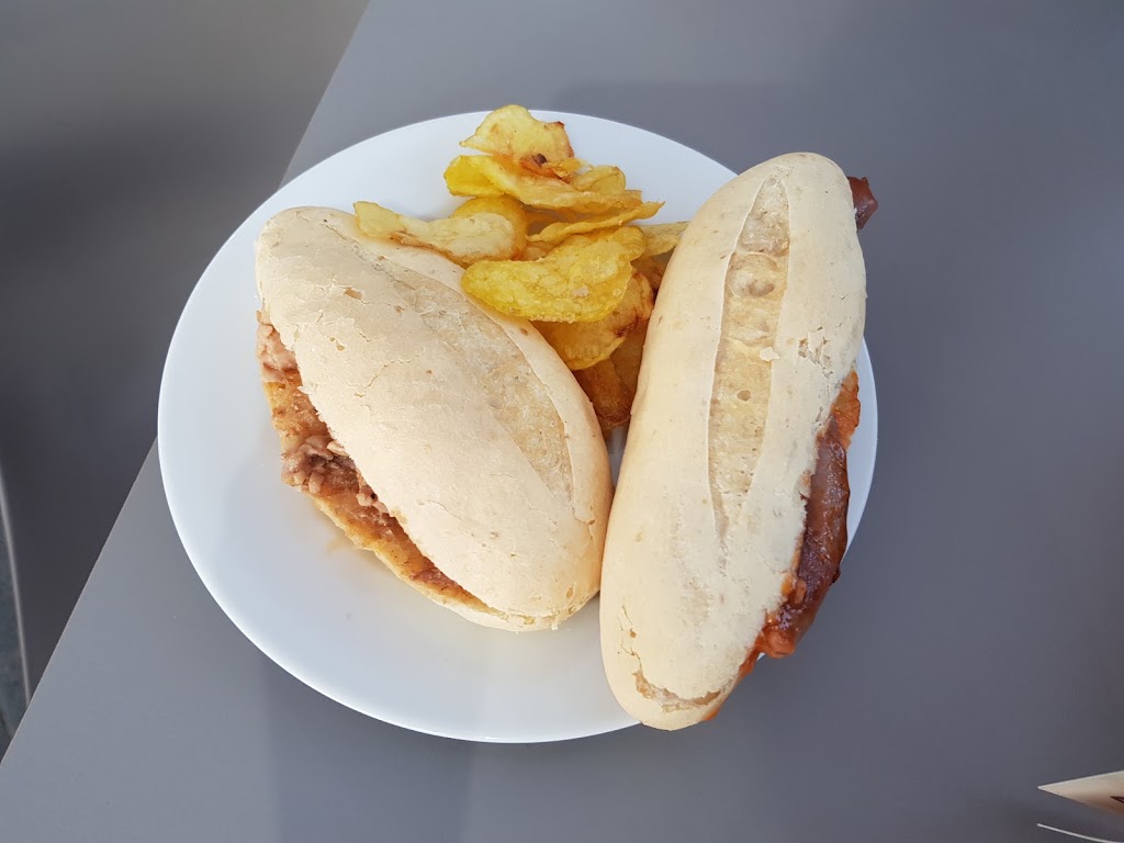 Cafeteria Cerveceria Paris — Comida y bebida