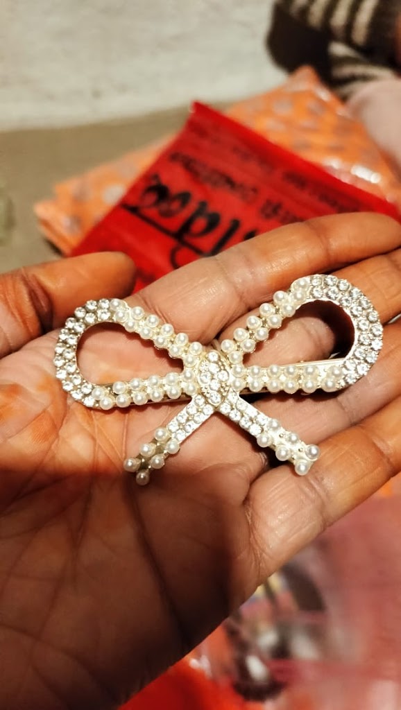 Itikaa Byuuttii Paarlr