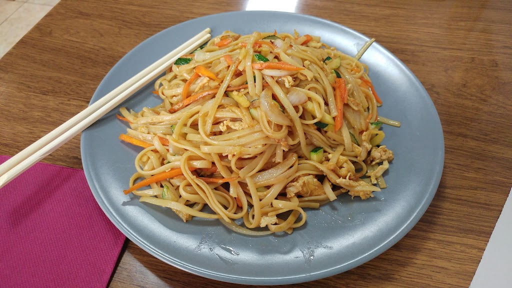 RESTAURANTE CHINO DONGSHENG — Comida y bebida