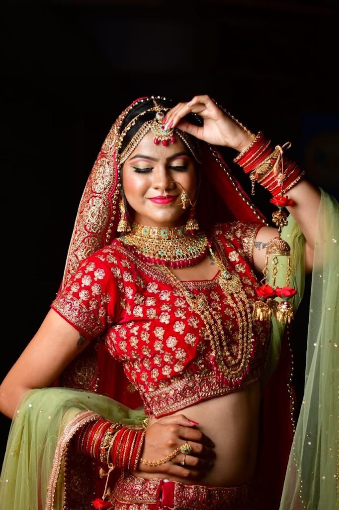Makeover Unisex Salon Best Unisex Salon In Jabalpur Best Bridal Groom Makeup In Jabalpur Best Salon In Jabalpur