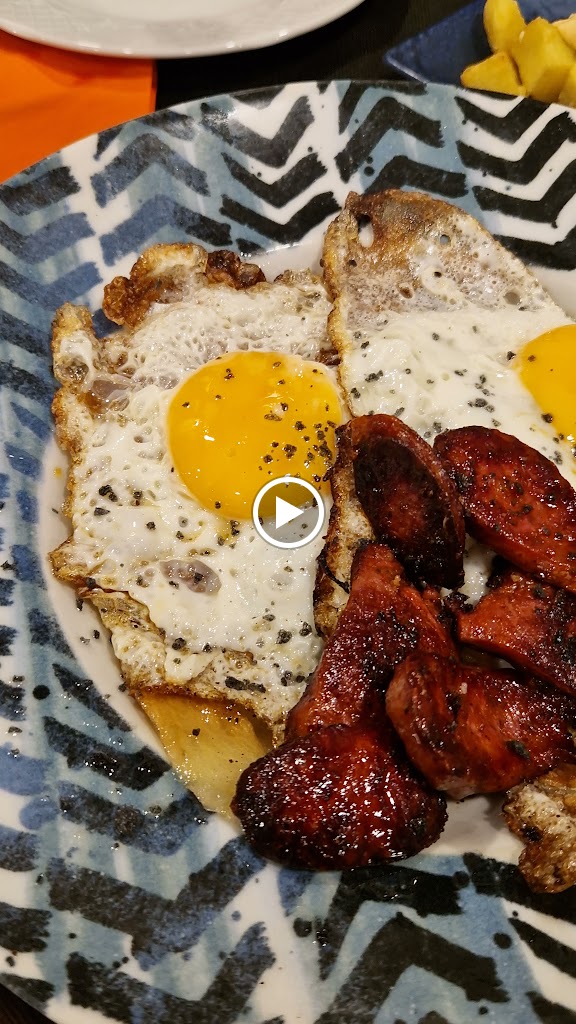 Restaurante Can Robles — Videos