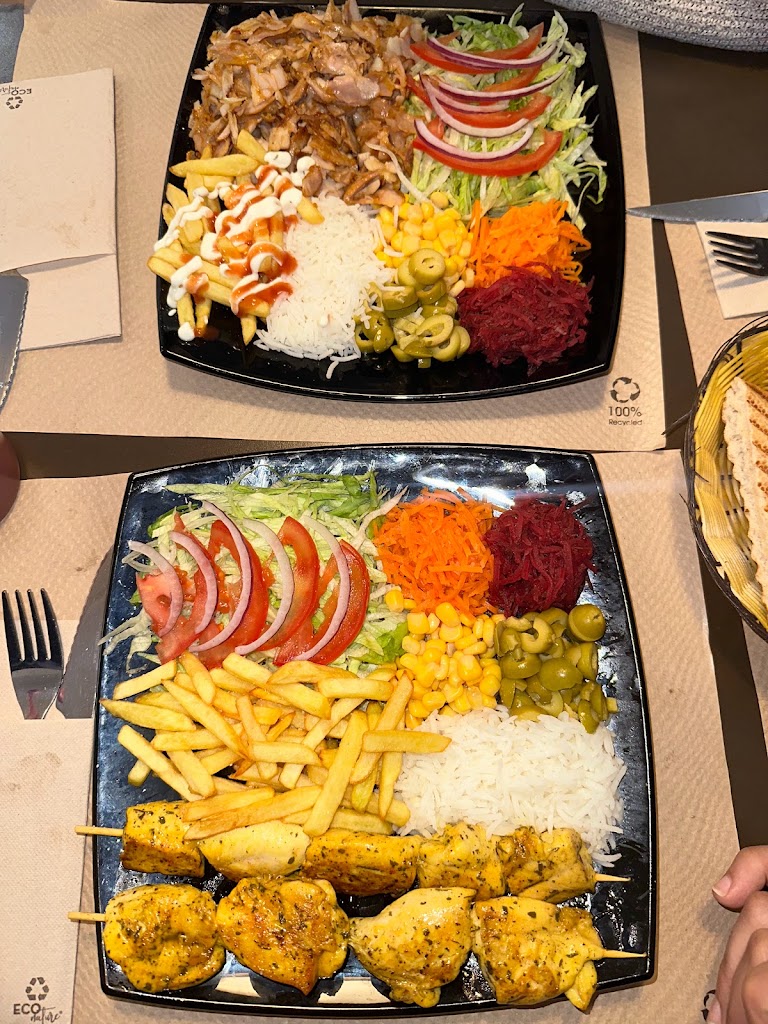 Restaurant TWINS — Comida y bebida