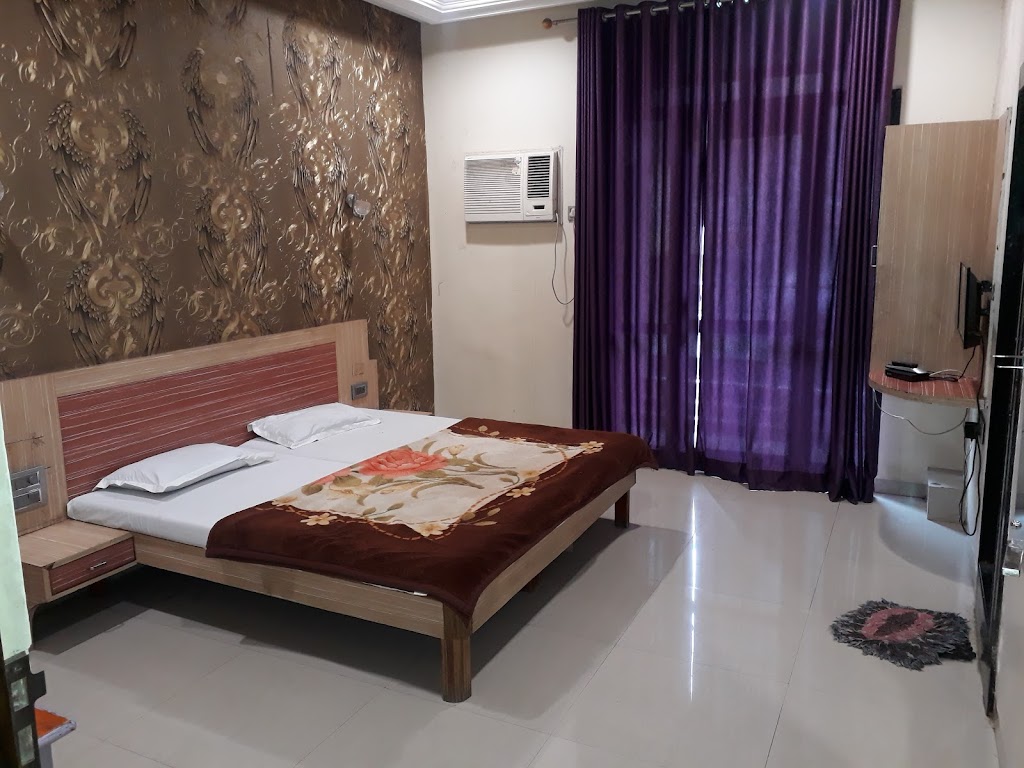 Hotel Dwarkamai