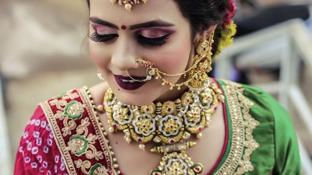 Pari Makeup Studio And Beauty Salon