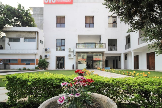 Oyo 66751 Hotel Rajshri 9
