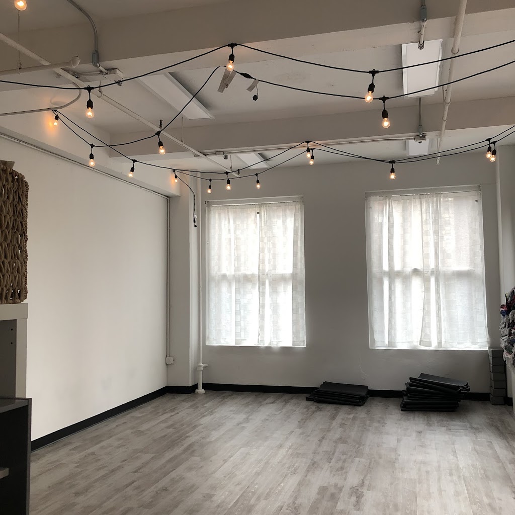  Three Sisters Yoga