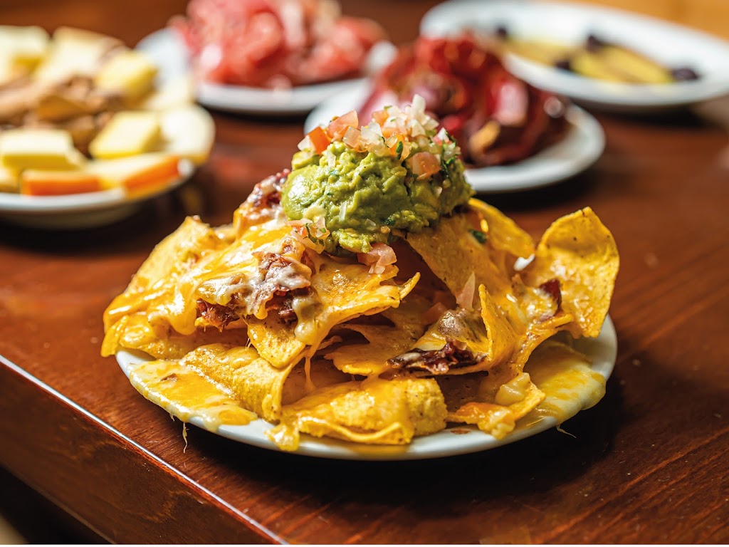Olivetti Tapas & Molletes — Nachos