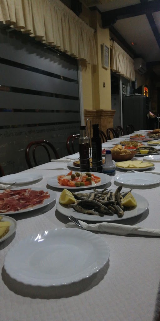 TAPERIA-CERVECERIA — Comida y bebida