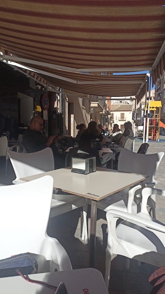 La Fuente, cafeteria — Ambiente
