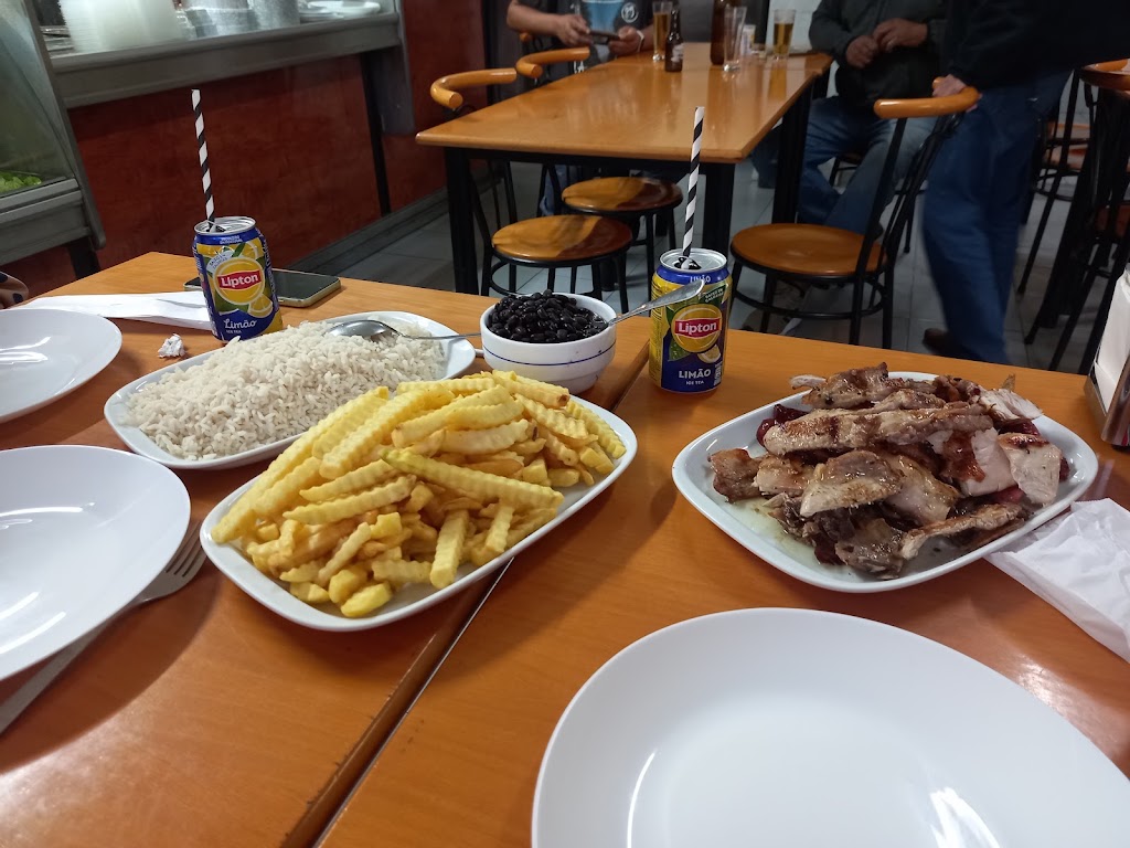 Restaurante Imperio Grill — Comida y bebida
