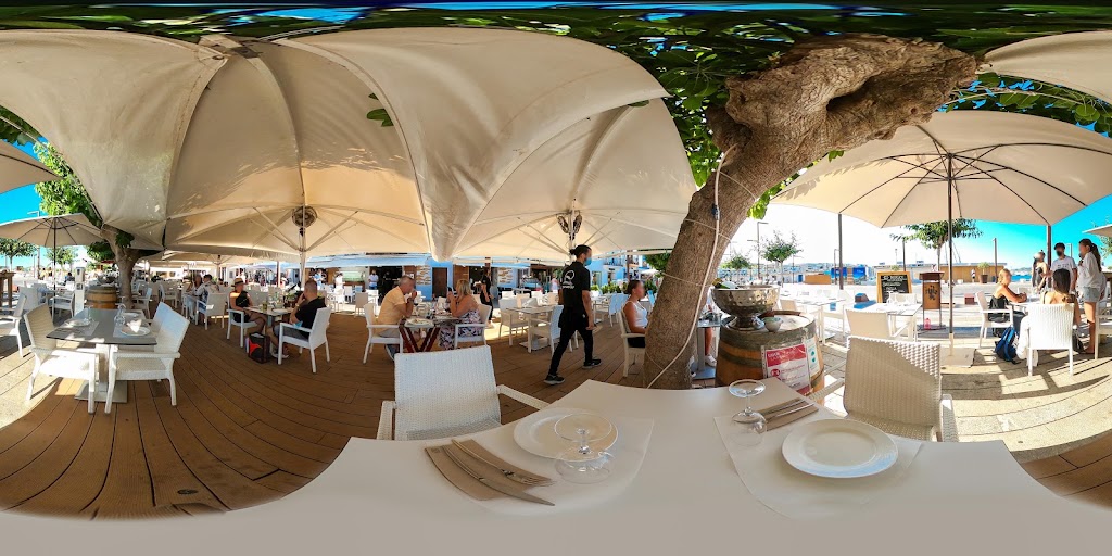 Es Noray Port — Ambiente