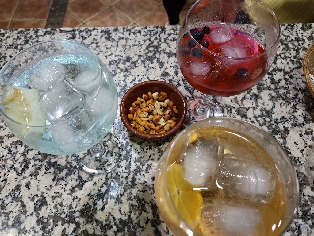 Bar EN EL DORES TE VEO — Comida y bebida