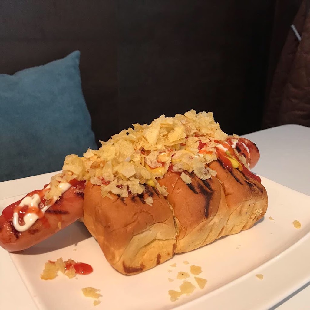 TATO'S GASTROBAR — Comida y bebida