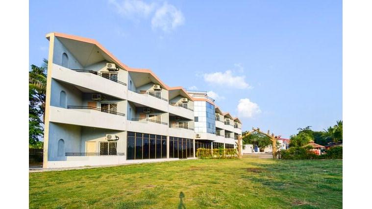 Oyo 65197 Green Woods Resorts