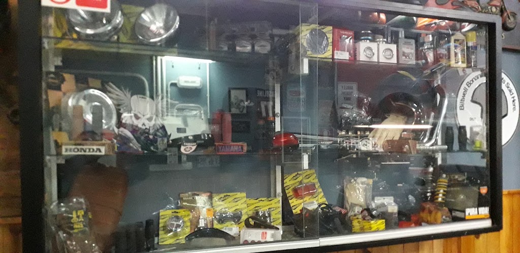 Cafe Racer - Holy Garage motor co — Interior