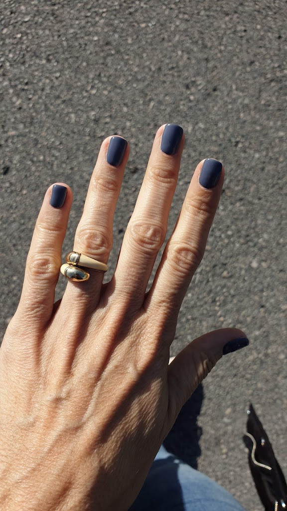 MAR LERIN - Belleza y Peluqueria — Manicura