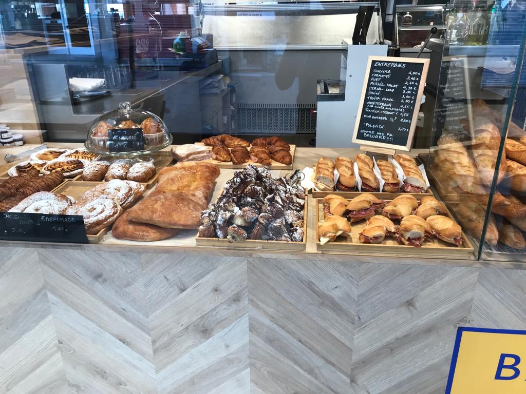 4 Cors — Comida y bebida