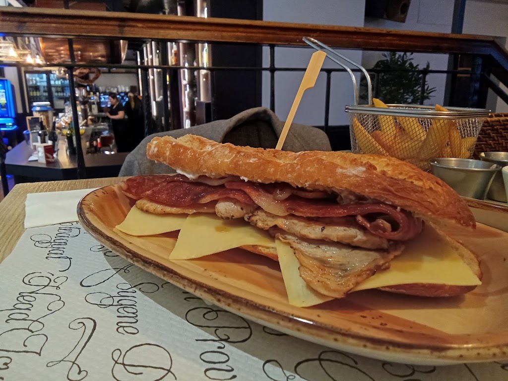 Bar KIXKAL Hernani — Comida y bebida