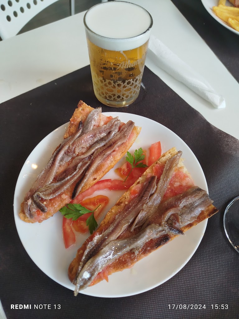 Panda Beach Gastrobar — Comida y bebida